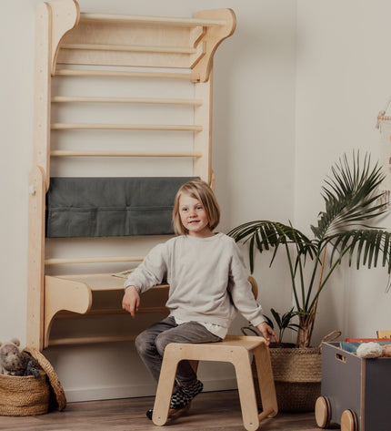 Table and Chair for the leg&go Swedish Wall